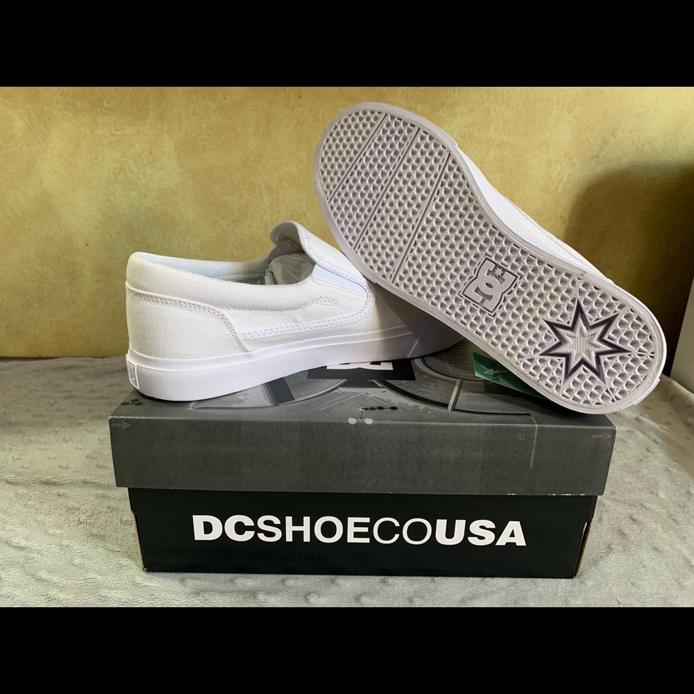DC CANVAS SLIP ON UNIVERSAL SHOE